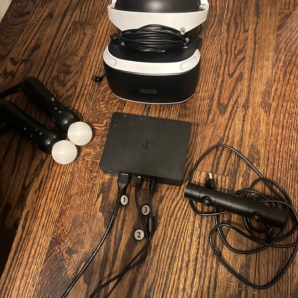 Sony PlayStation 4 VR- Iron Man Bundle